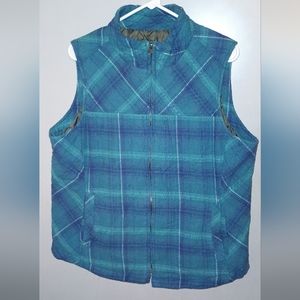 Sweater Vest. Zipper. North River Outfitters Brand. Size L.